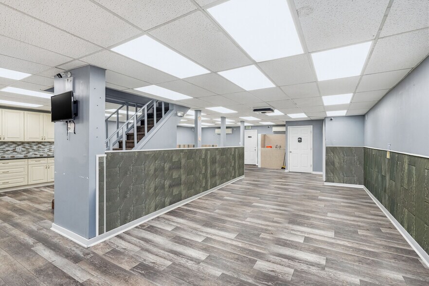 More Photos Of 113-115 W Ridge Pike, Conshohocken Storefront For Lease