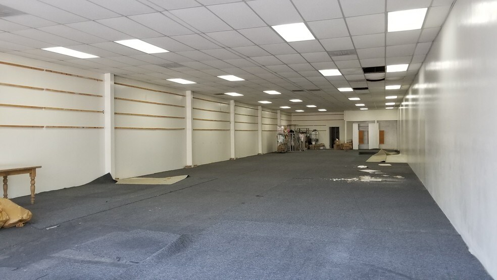 More Photos Of 133-137 N Market St, Inglewood Storefront For Lease