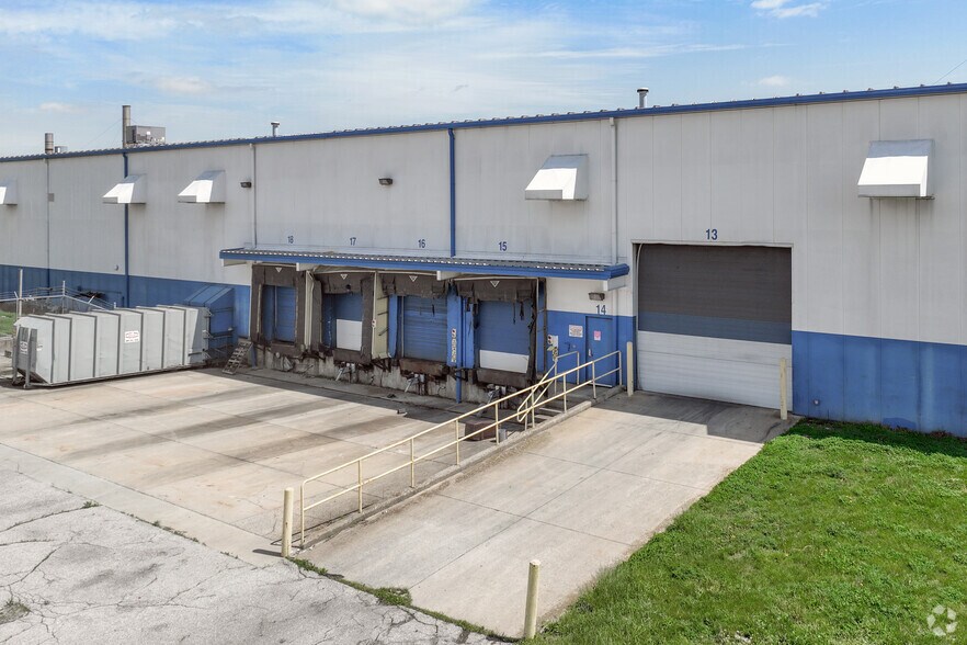 More Photos Of 1450 Commerce Pky, Franklin Manufacturing For Lease