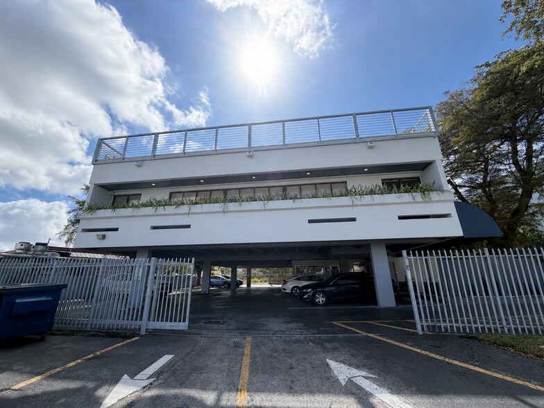 Primary Photo Of 61 Grand Canal Dr, Miami Office For Lease