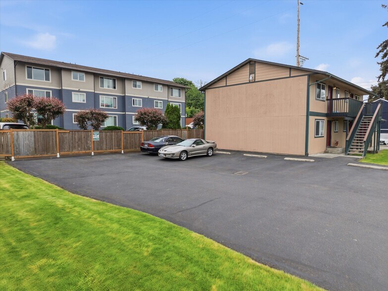 More Photos Of 3116 18th St, Everett Apartments For Sale