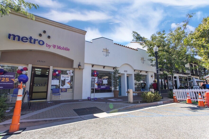 More Photos Of 24263 Main St, Newhall Storefront For Sale