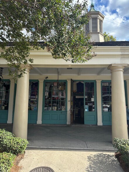 More Photos Of 916 Decatur St, New Orleans General Retail For Lease