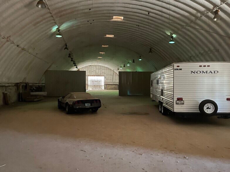 More Photos Of 103 E 1st St, Idalou Warehouse For Lease