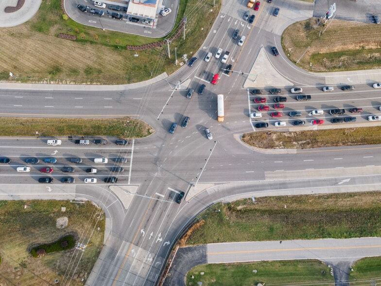 More Photos Of 875 Friedens Rd, Saint Charles Service For Sale