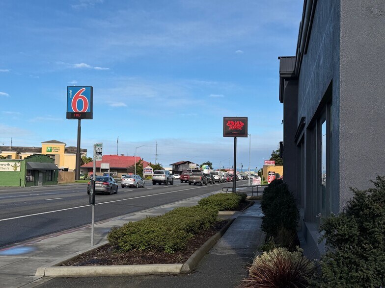 Primary Photo Of 2029 Broadway St, Eureka Storefront Retail Office For Sale