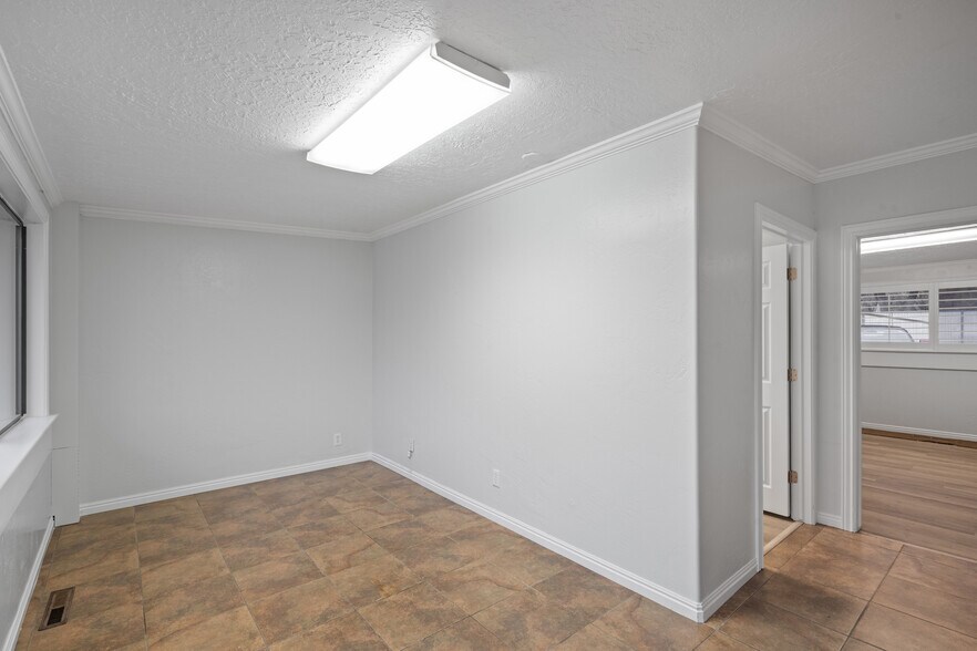 More Photos Of 9386 S Redwood Rd, West Jordan Office For Lease