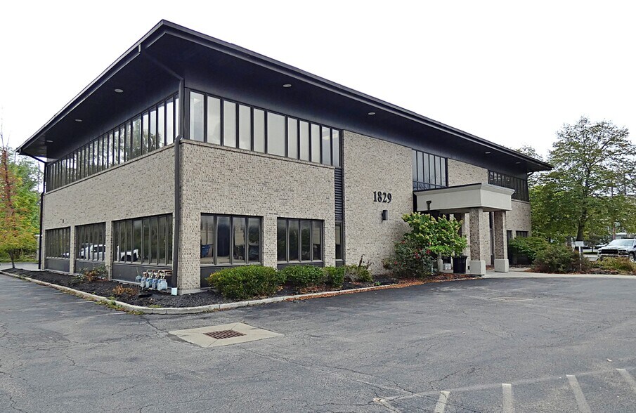 Primary Photo Of 1829 Maple Rd, Williamsville Medical For Lease