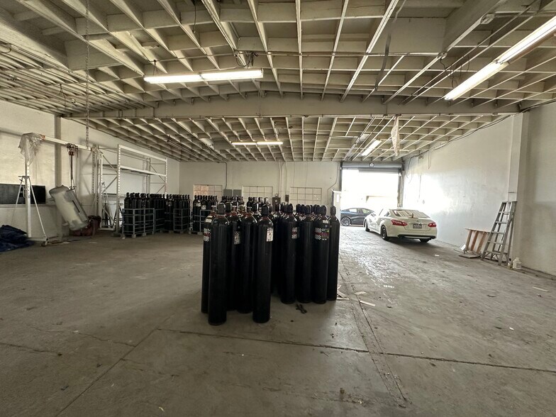 More Photos Of 5107-5109 E Washington Blvd, Commerce Manufacturing For Lease