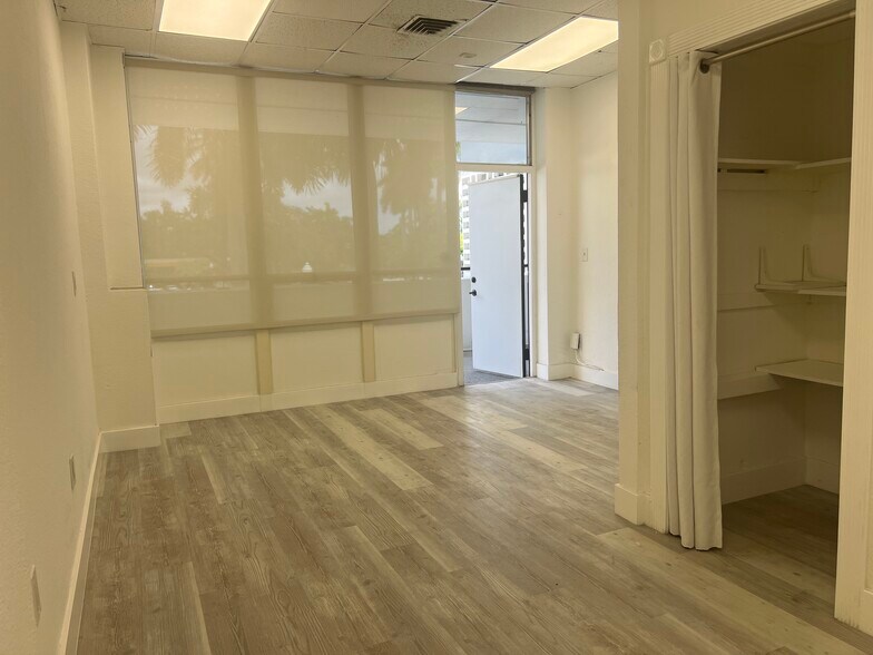 More Photos Of 2632 Hollywood Blvd, Hollywood Office For Lease