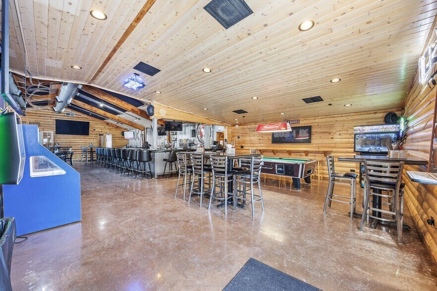 More Photos Of 511 Fergus Ave, Erhard Restaurant For Sale