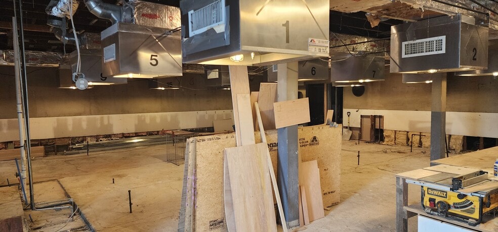 More Photos Of 320 Bergen Blvd, Fairview Restaurant For Lease
