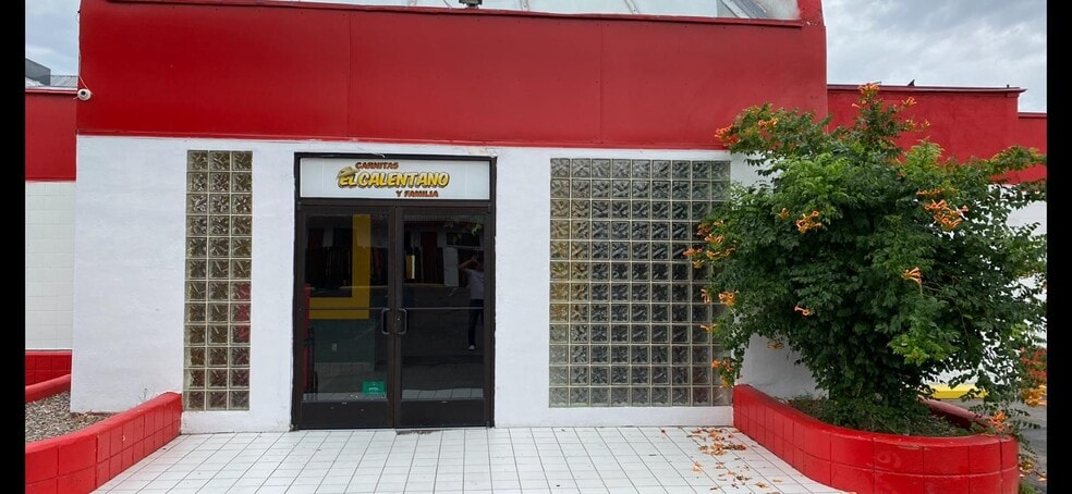 More Photos Of 5901 Gibson Blvd SE, Albuquerque Restaurant For Sale