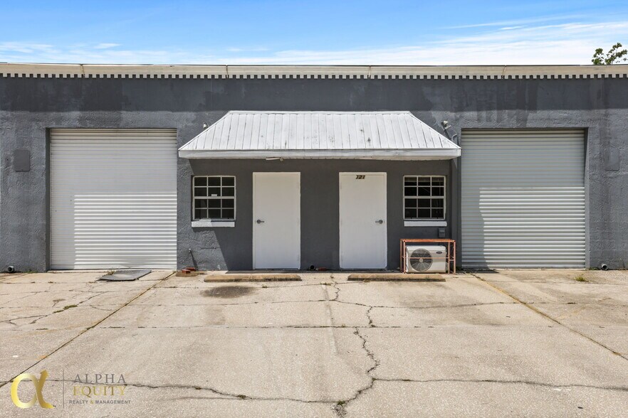 More Photos Of 5497 Benchmark Ln, Sanford Warehouse For Lease
