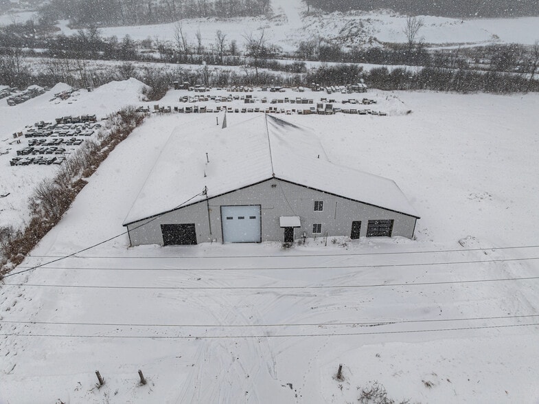 More Photos Of 19 Terry Fox Dr, Vankleek Hill Manufacturing For Sale