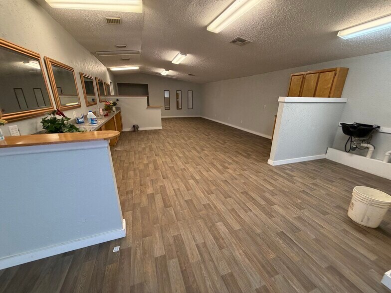 More Photos Of 111 County Road 227, East Bernard Freestanding For Lease