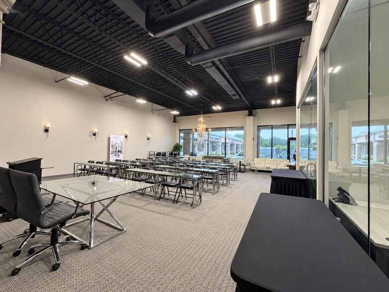 More Photos Of 1009 MacArthur Blvd, Mahwah General Retail For Lease