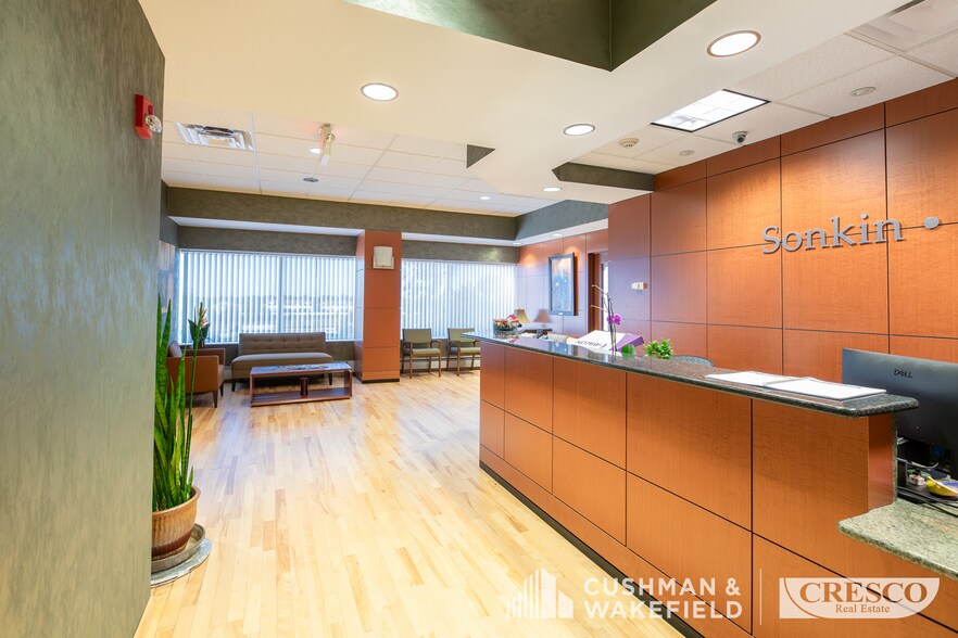More Photos Of 3401 Enterprise Pky, Beachwood Office For Lease