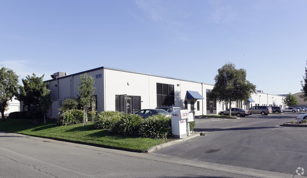 More Photos Of 1210 Commerce, Woodland Light Distribution For Lease