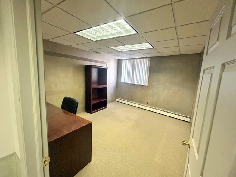 More Photos Of 39-41 Hutcheson Pl, Lynbrook Research And Development For Sale