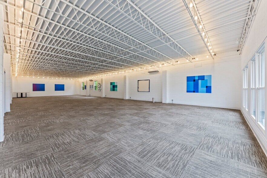 More Photos Of 410 Dinah Shore Blvd, Winchester Office Residential For Sale