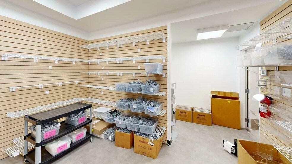 More Photos Of 3530 N Southport Ave, Chicago Storefront Retail Residential For Lease