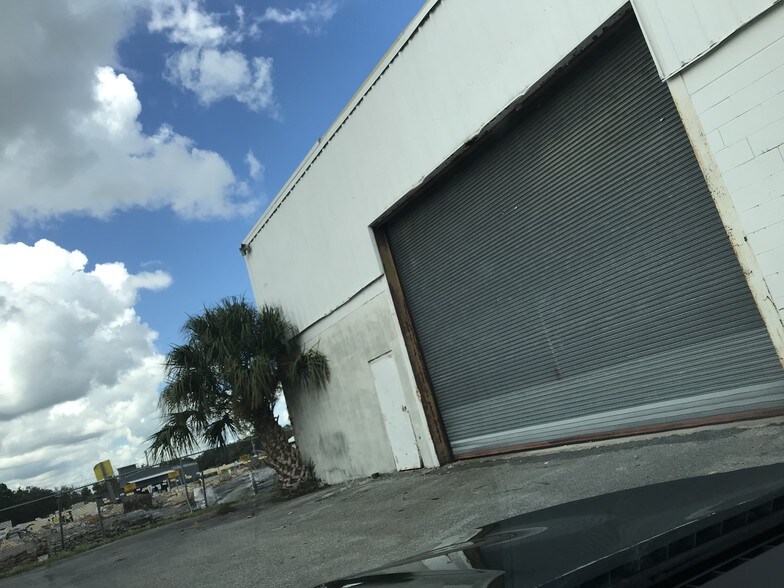 More Photos Of 700 S French Ave, Sanford Warehouse For Lease