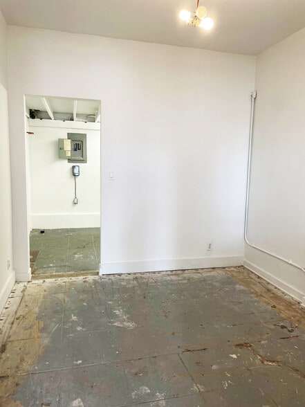More Photos Of 5630 Melrose Ave, Los Angeles Storefront Retail Office For Lease