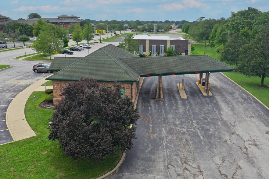 More Photos Of 2 Main St, Park Forest Bank For Lease