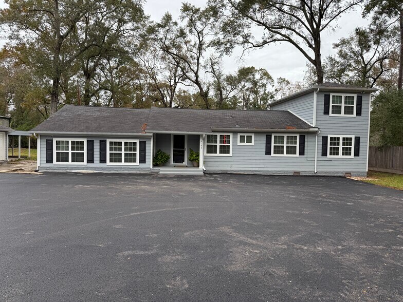 More Photos Of 9144 Sharyn Dr, Conroe Warehouse For Lease