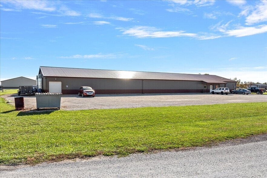 More Photos Of 1001 High Prairie Dr, Athens Freestanding For Sale