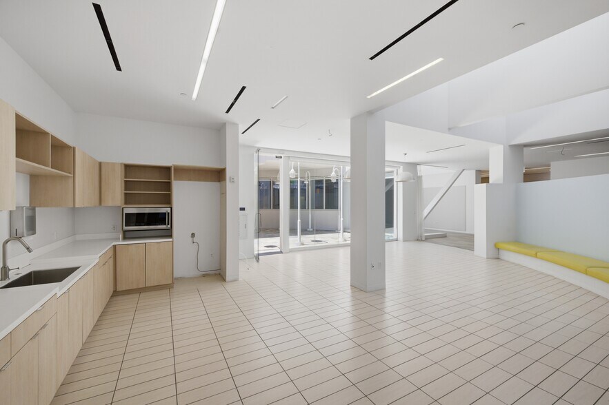 More Photos Of 735 Battery St, San Francisco Loft Creative Space For Lease