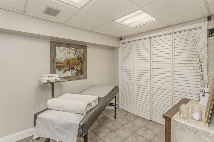 More Photos Of 774 Townline Rd, Hauppauge Research And Development For Sale