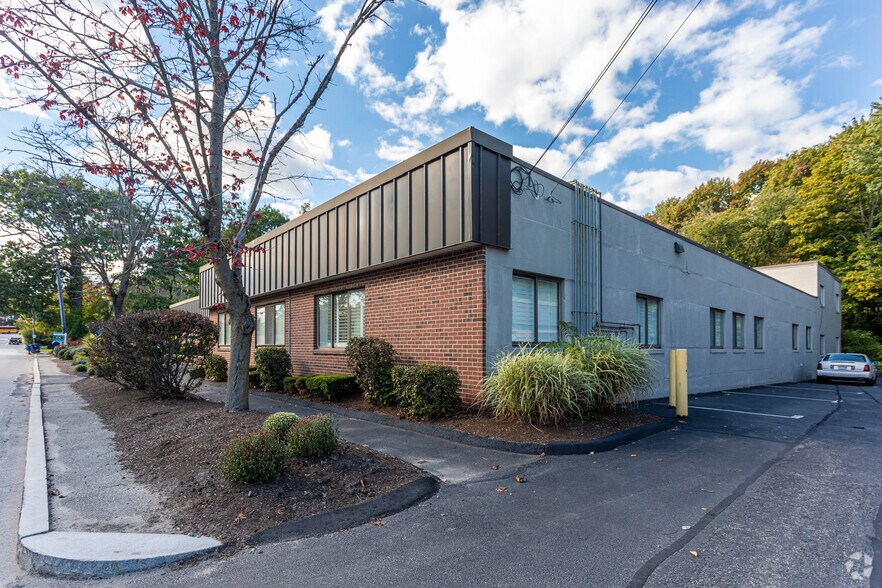 More Photos Of 44 Adams St, Braintree Medical For Lease