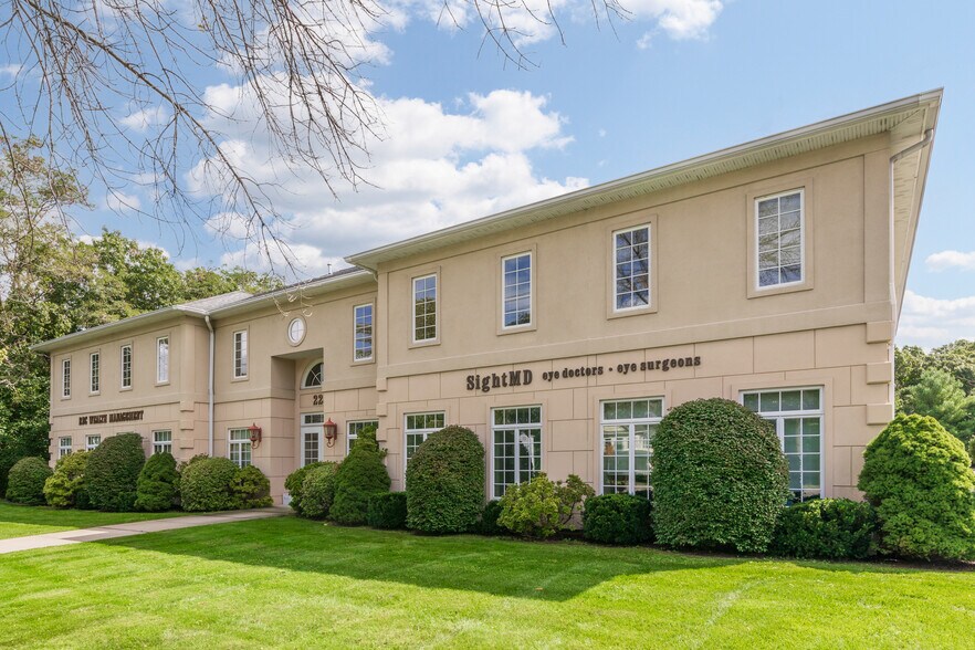 More Photos Of 223 W Montauk Hwy, Hampton Bays Medical For Lease