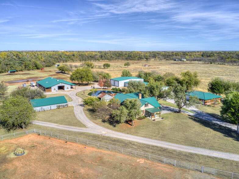 More Photos Of 6701 NW 178th St, Edmond Flex For Sale