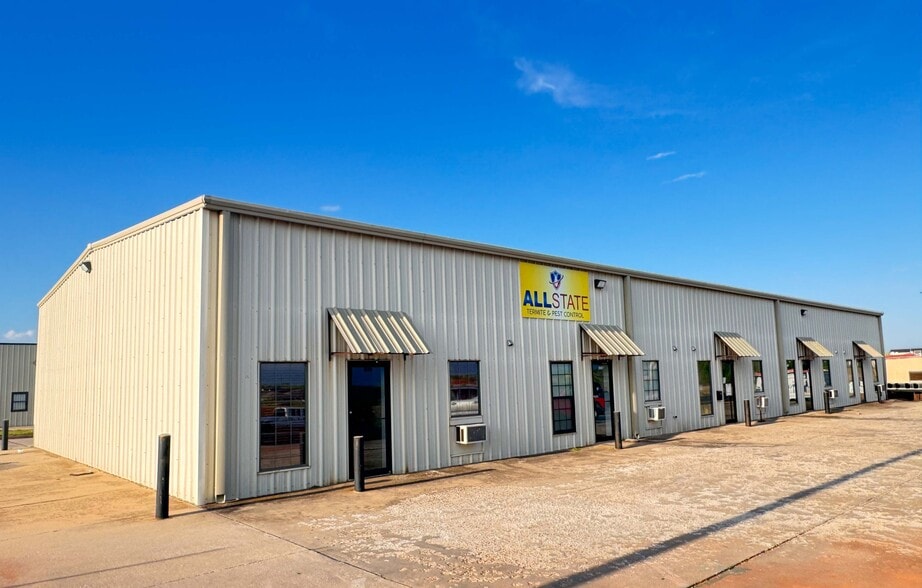 Primary Photo Of 3561-3569 MacDonnell Dr, Norman Warehouse For Lease