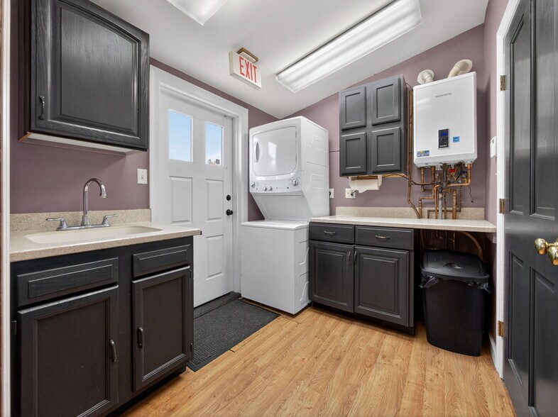 More Photos Of 1434-1436 W Broad St, Quakertown Office For Sale