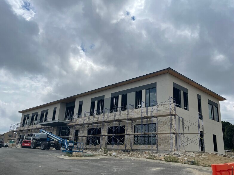 More Photos Of 312 Medical Parkway Pkwy, Lakeway Medical For Sale