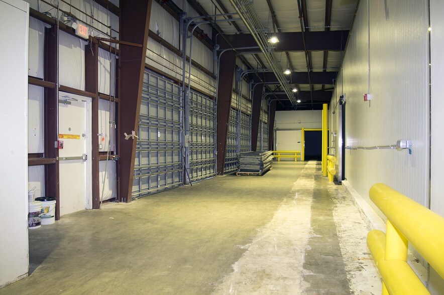 More Photos Of 5150 N State Road 7, North Lauderdale Refrigeration Cold Storage For Lease