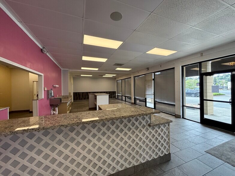 More Photos Of 3272 Sonoma Blvd, Vallejo Office For Lease