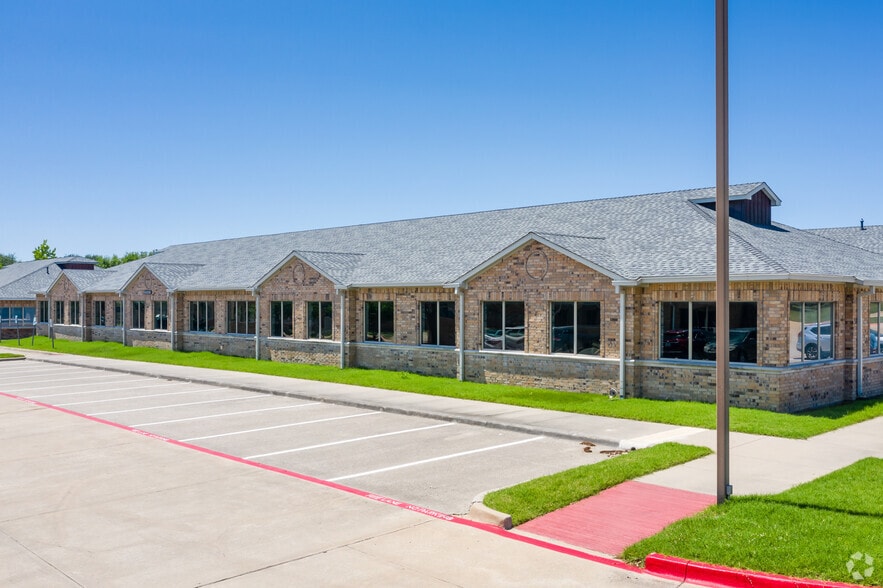 More Photos Of 4601 Old Shepard Place, Plano Medical For Lease