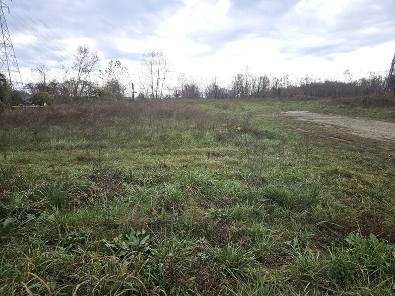 More Photos Of 1032 7th E ave, Hendersonville Land For Lease