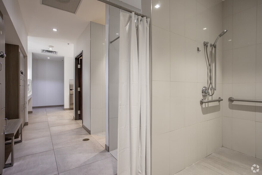 More Photos Of 4201 Spring Valley Rd, Dallas Office For Lease