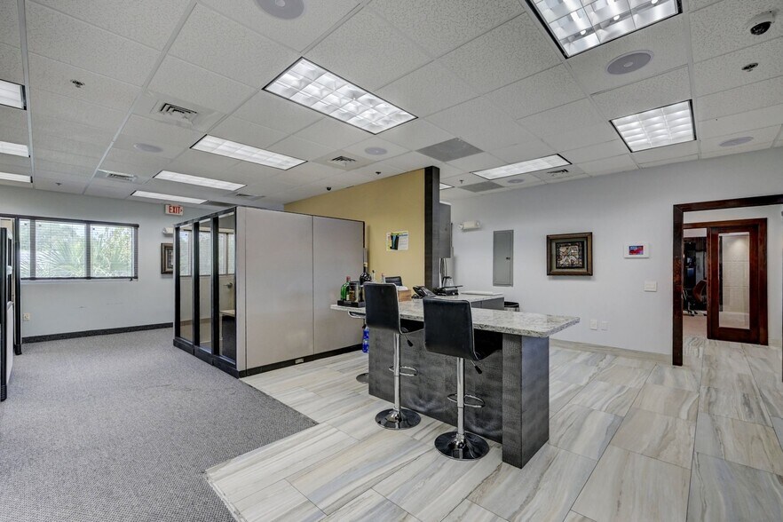More Photos Of 2957 W Cypress Creek Rd, Fort Lauderdale Office For Sale
