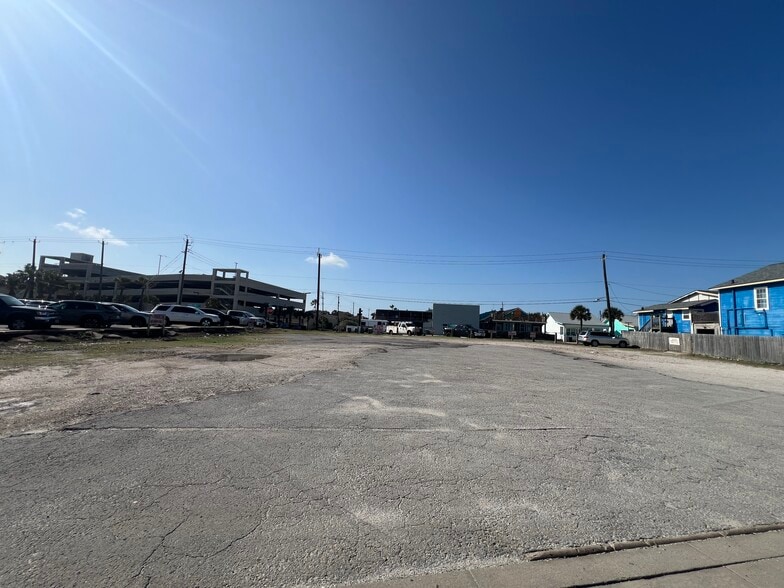 More Photos Of 3128 Seawall Blvd, Galveston Land For Lease