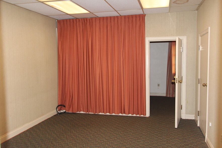 More Photos Of 1318 W Pine St, Hattiesburg Office For Lease