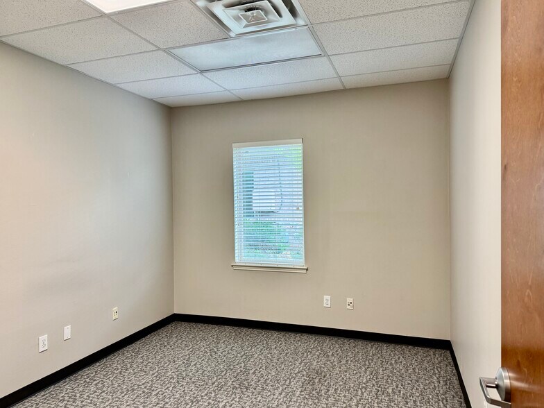 More Photos Of 2651 Sagebrush Dr, Flower Mound Office For Lease