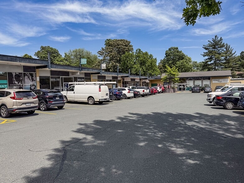 More Photos Of 917-923 Preston Ave, Charlottesville General Retail For Lease