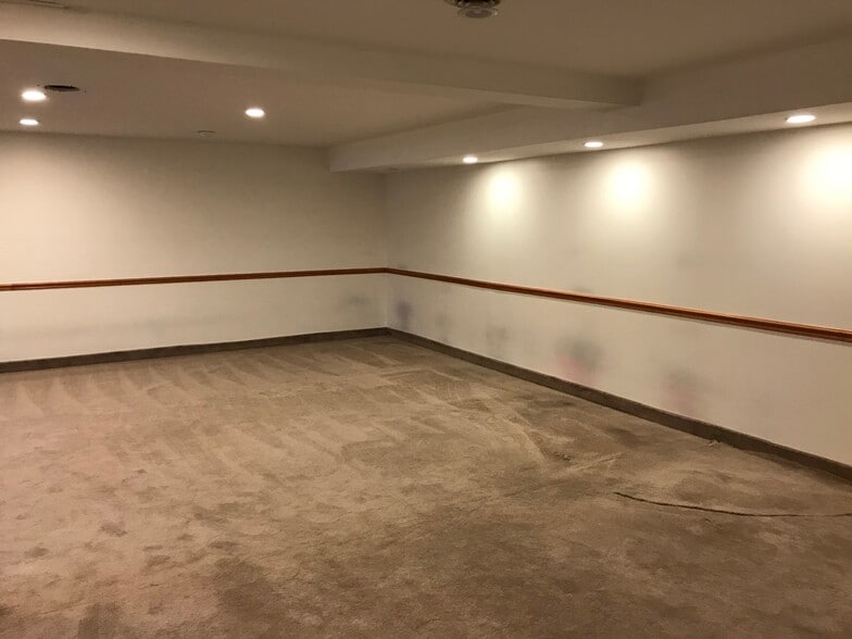 More Photos Of 1500 Central Ave, Colonie Office For Lease